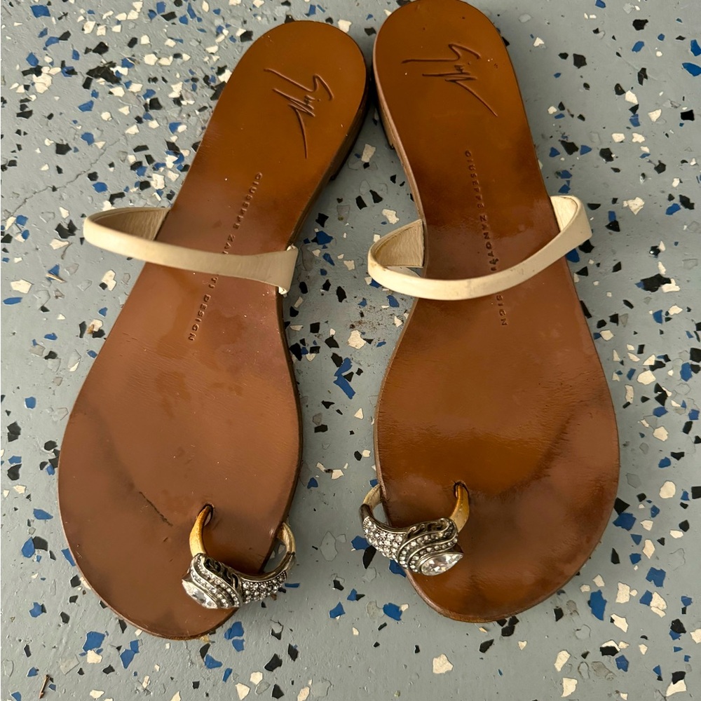 Giuseppe Zanotti Toe ring sandal - size 37